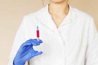 ¿Y si dejar de luchar con tu miedo a la sangre fuera la clave para superarlo?