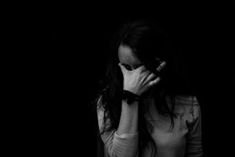 Por qué algunas personas se saturan emocionalmente con facilidad